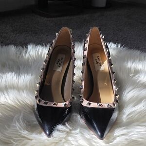 Black Studded Women's Pumps